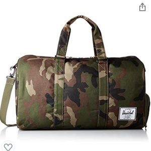HERSCHEL Novel duffle Woodland CAMO weekender bag